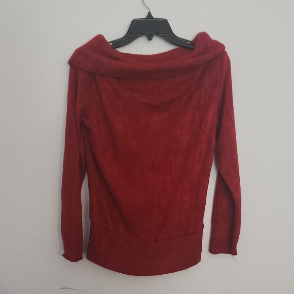 🐝(2/$15) Red Sweater - Picture 1 of 6